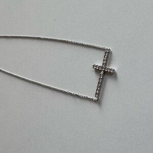 Elegant vintage sterling Silver Cross Necklace